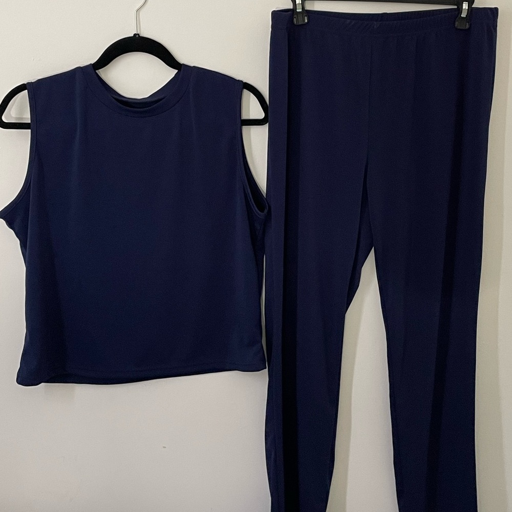 Navy Blue Women's Sleeveless Top and Pants Set 👕Great Deal!👖